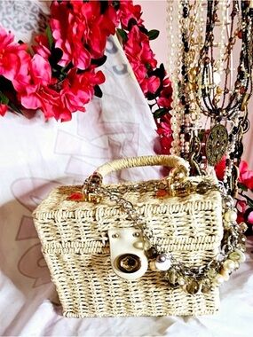 Vintage 60s Cottagecore Basket Purse